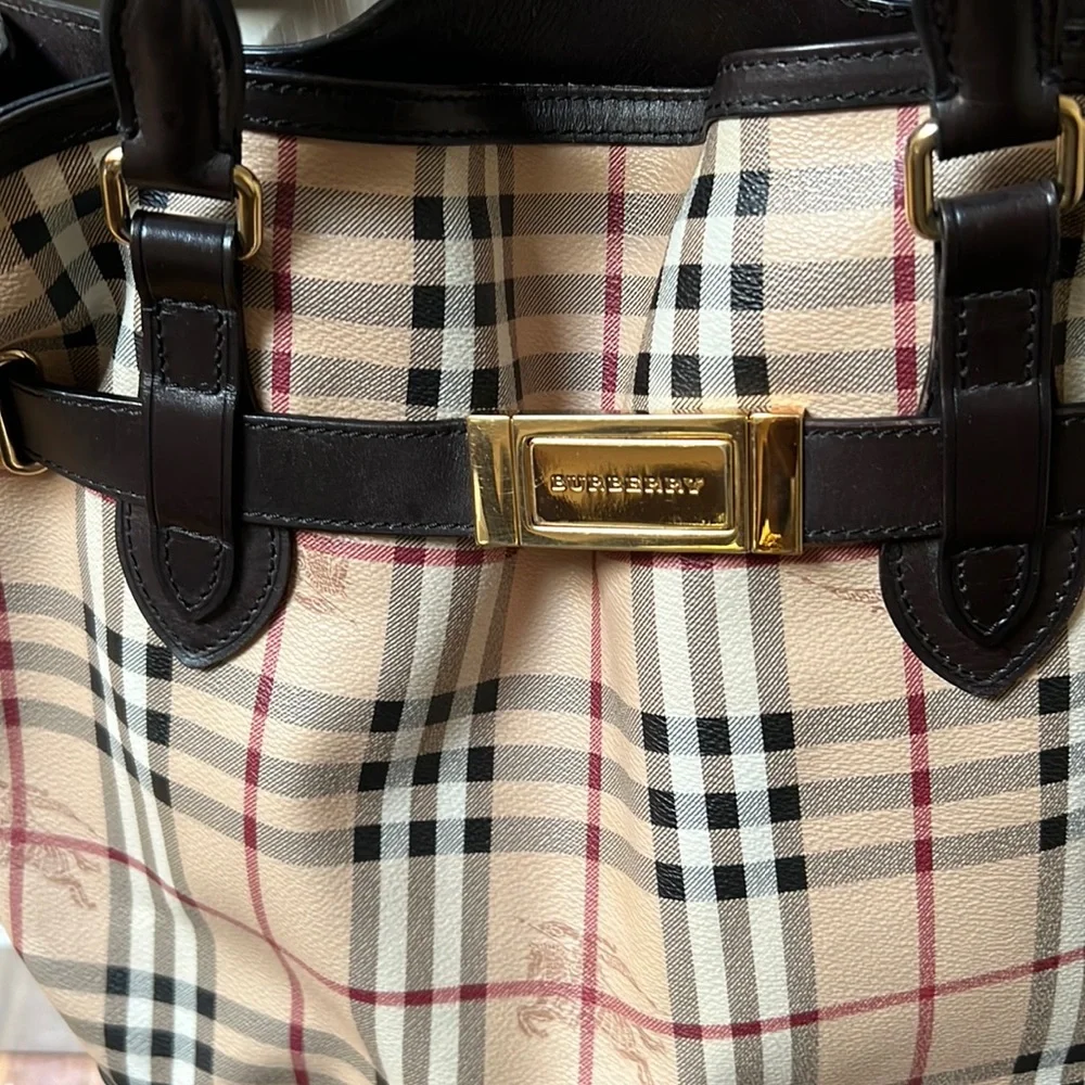 Burberry Tote bag with Sling Using good condition with dust bag - Picture 3 of 16